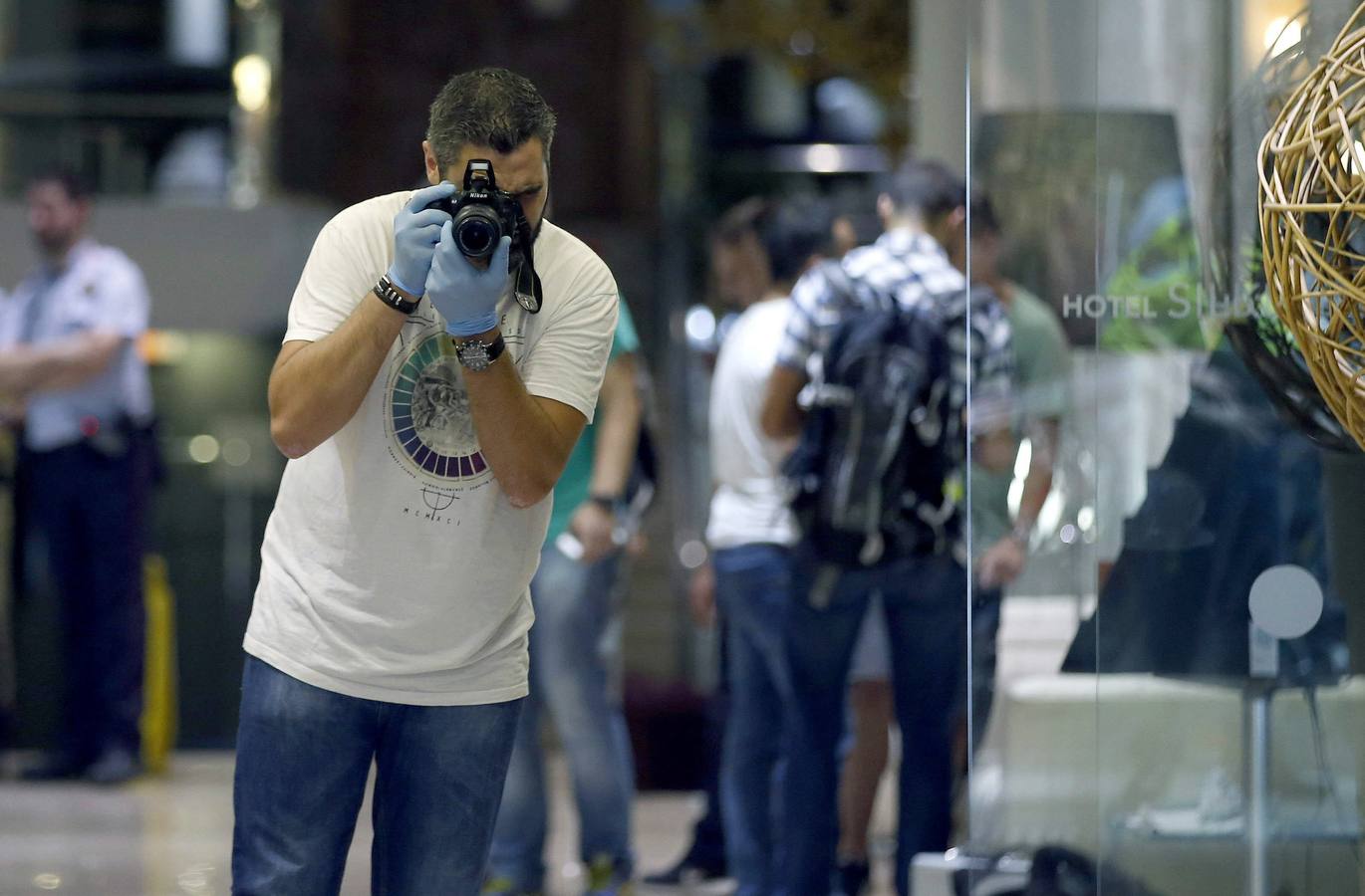 Un hombre efectúa disparos en las Ramblas de Barcelona y hiere dos personas