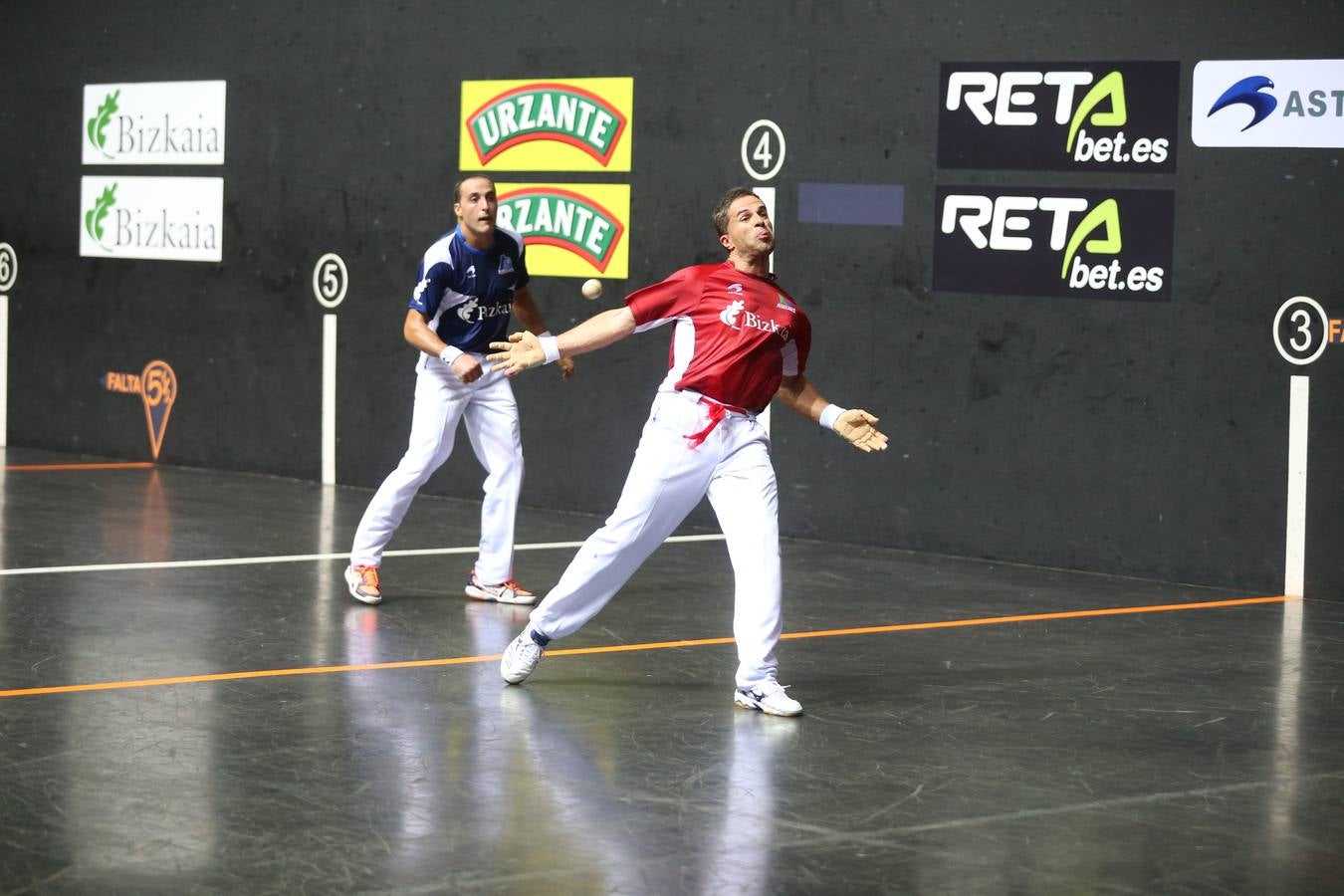 Irujo y Barriola, Campeones del 5 y medio