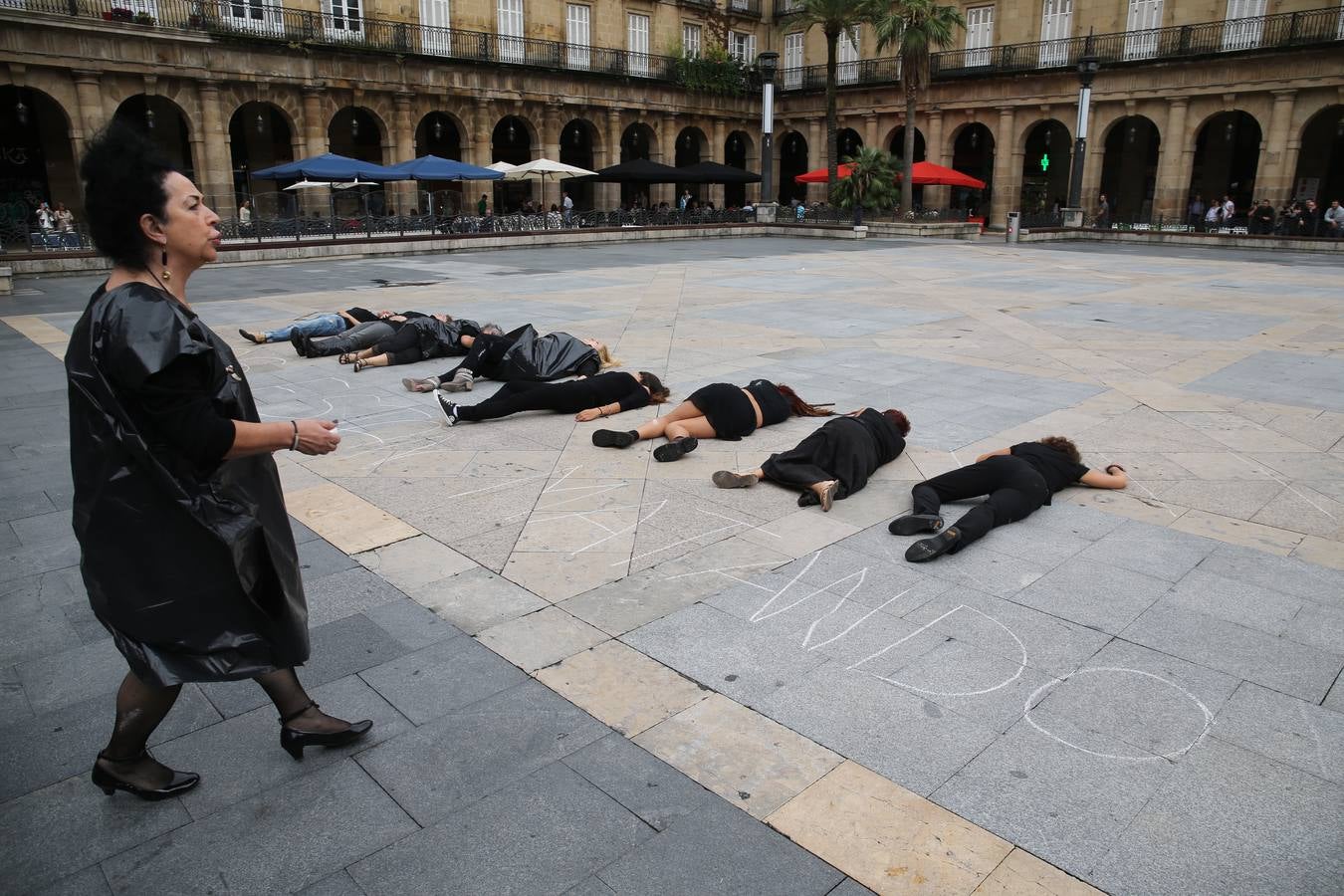 Mujeres de luto por la violencia de género