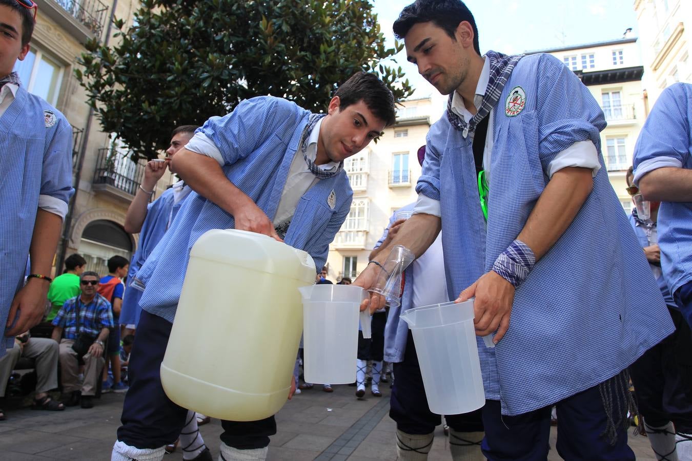 Segundo paseíllo de los blusas a los toros