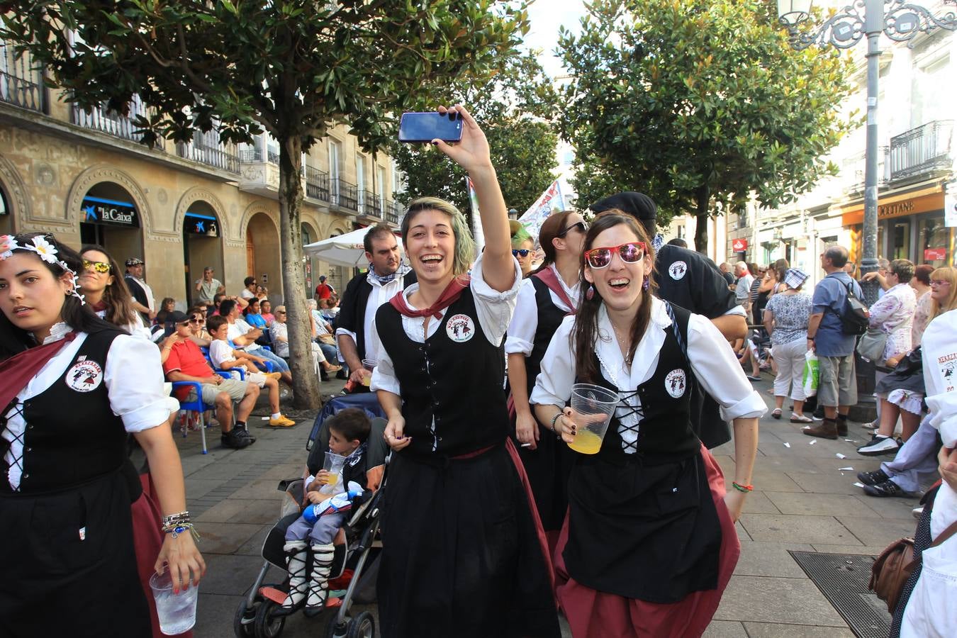 Segundo paseíllo de los blusas a los toros