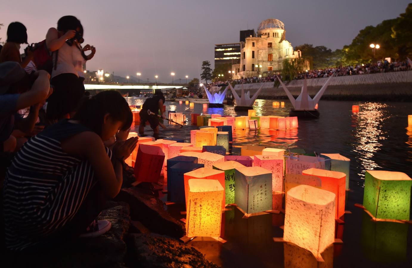 Los japoneses reviven el horror de Hiroshima