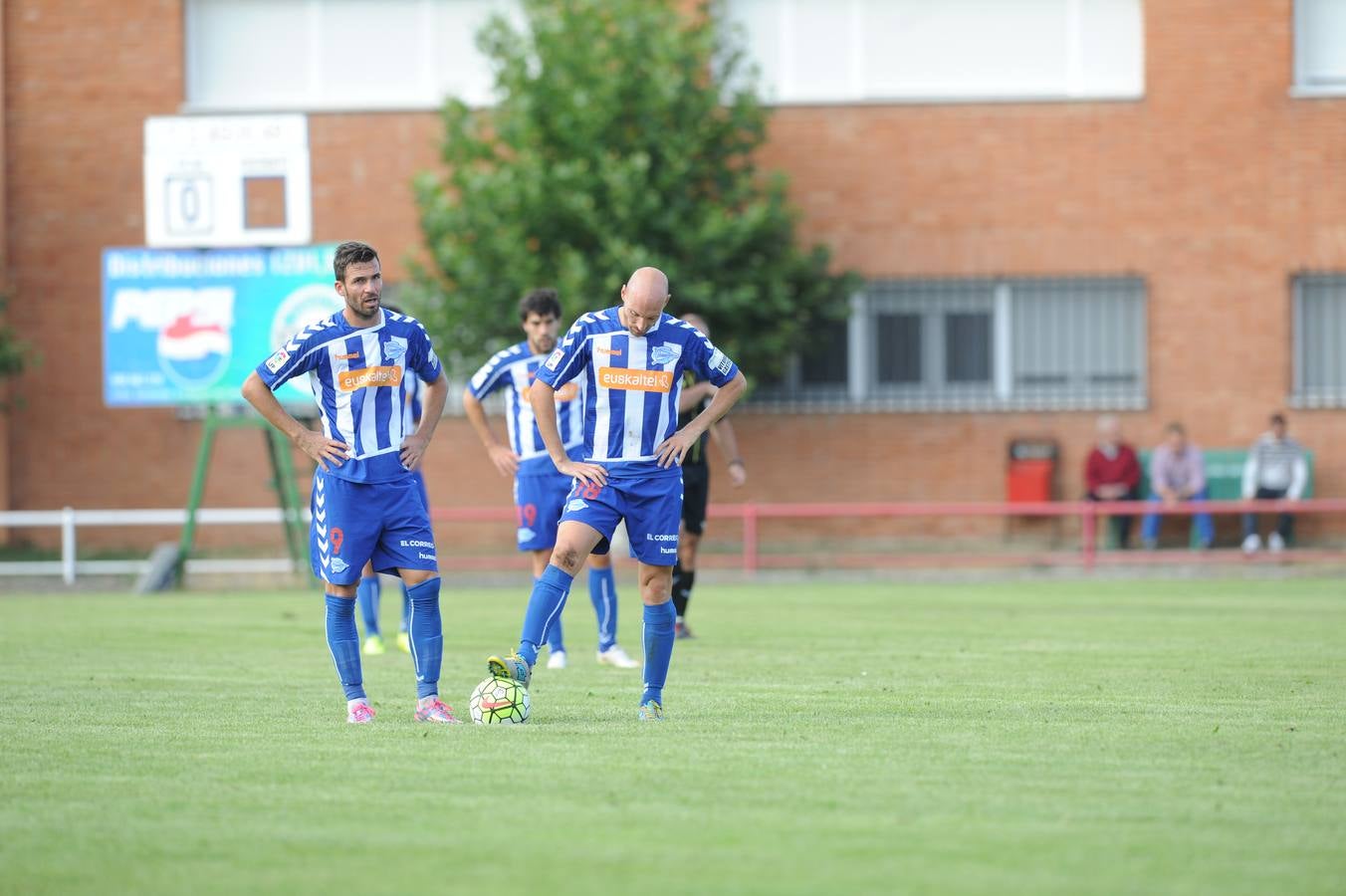 El Alavés termina la pretemporada con una nueva derrota