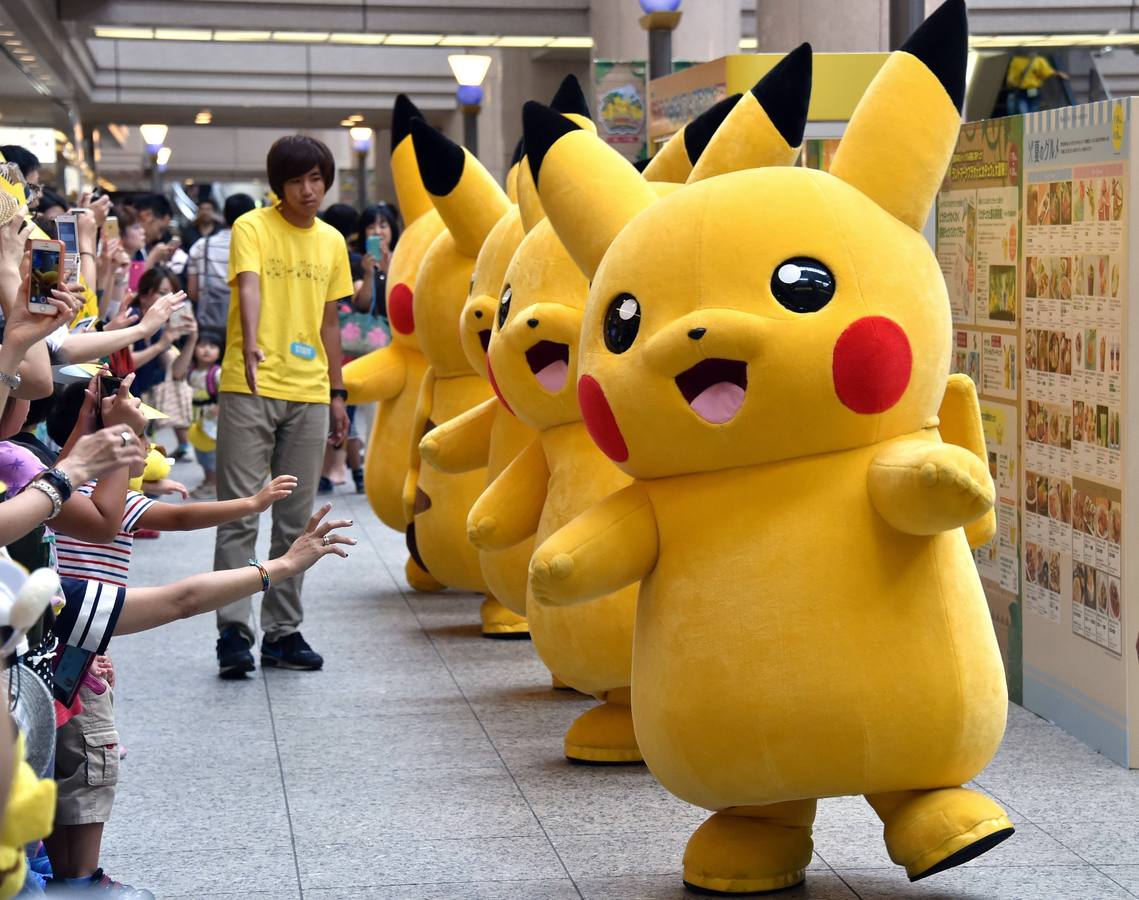 Cientos de &#039;Pikachu&#039; inundan las calles de Japón