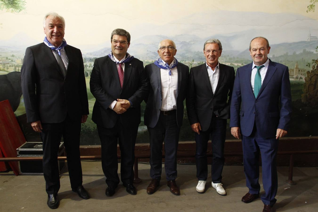 Peyuco Duhart, Juan María Aburto, Jean Rene Etchegaray, Jean Gremet y Ricardo Barkala.