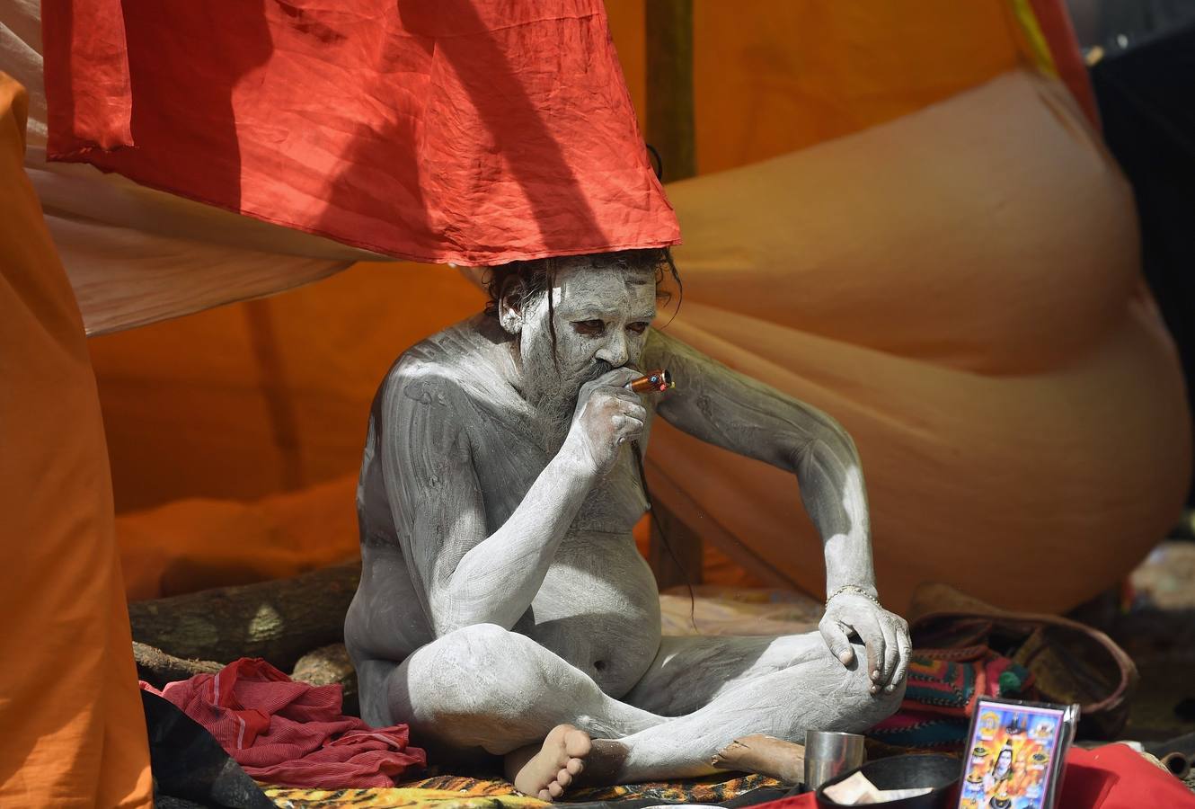 Multitudinaria festividad hindú de Kumbh Mela en la India