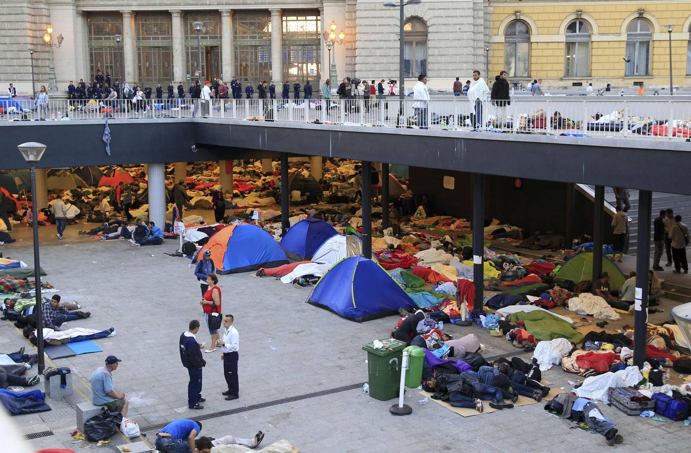 Caos en Budapest tras permitirse la entrada de inmigrantes