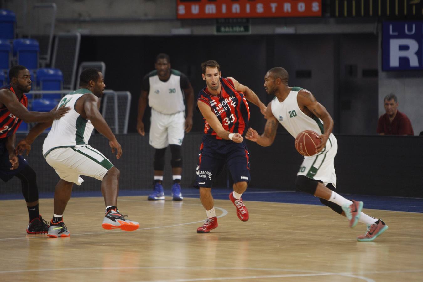 Amistoso entre Baskonia y PAU Orthez