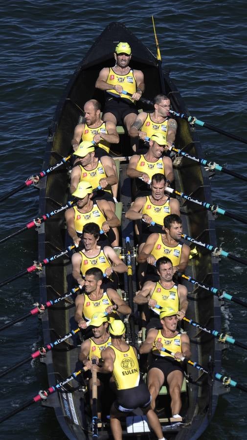 Kaiku gana en la ría de Bilbao