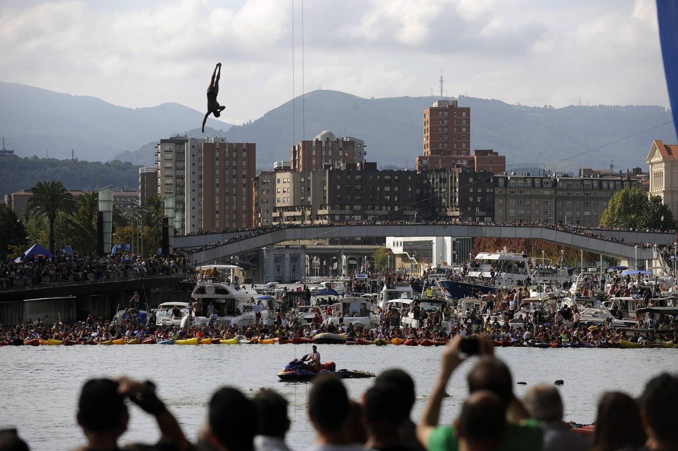 Bilbao vibra con los clavadistas