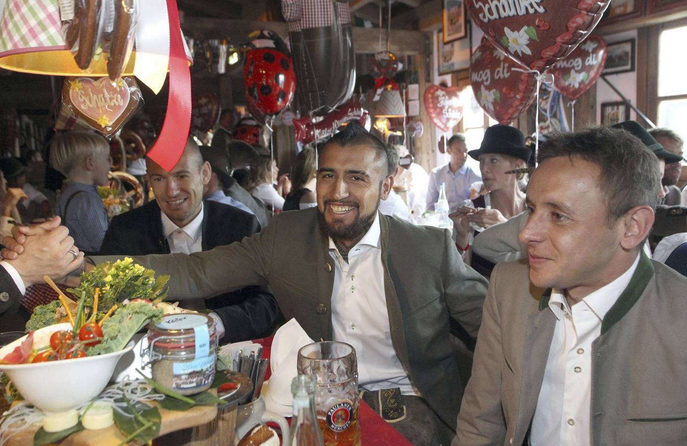 Las estrellas del Bayern se lo pasan en grande en el Oktoberfest