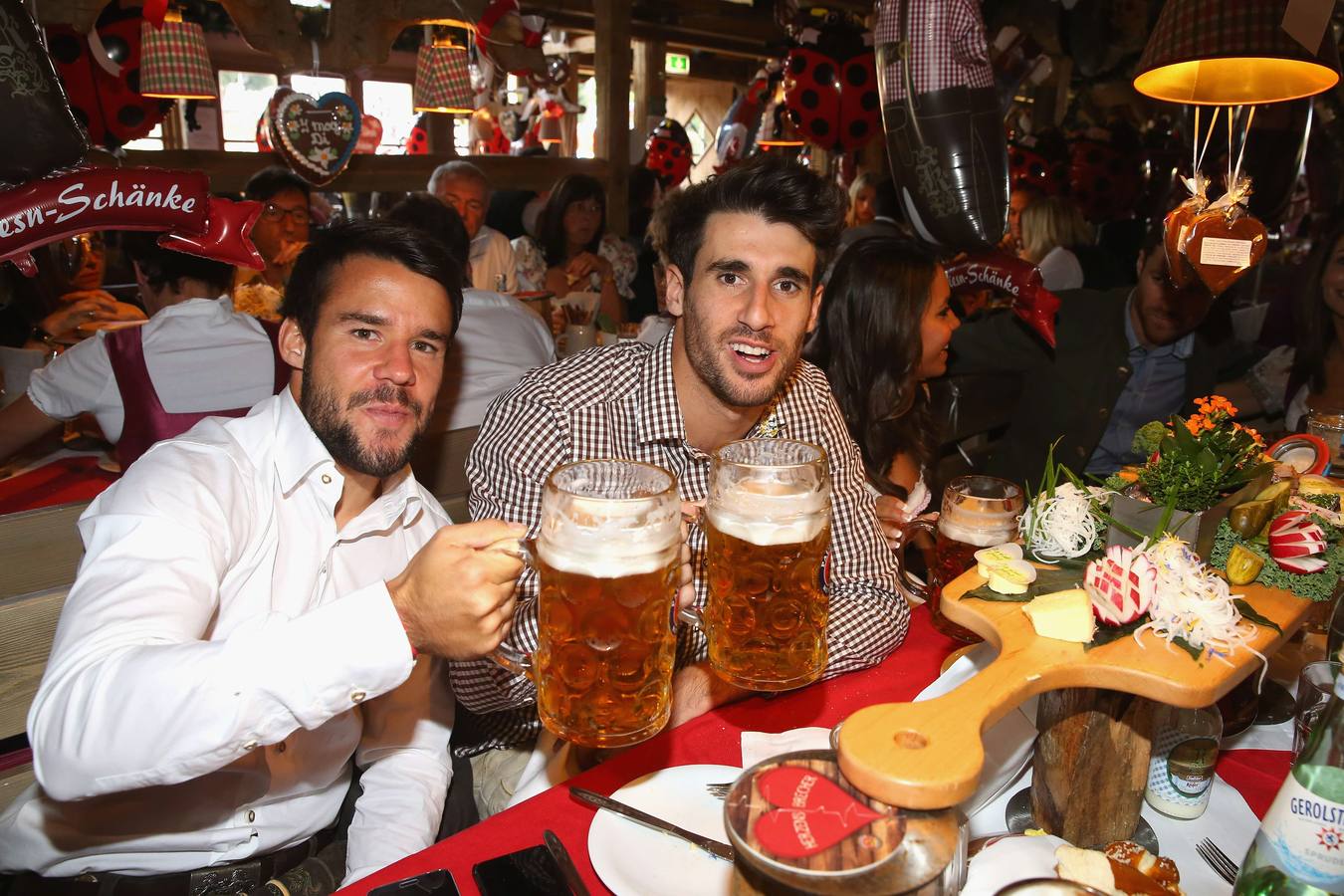 Las estrellas del Bayern se lo pasan en grande en el Oktoberfest