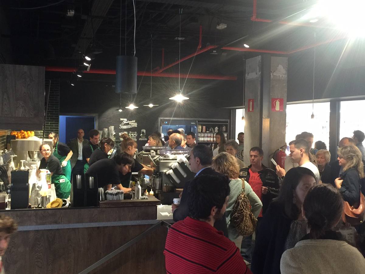 Starbucks ya echa humo en la Gran Vía de Bilbao