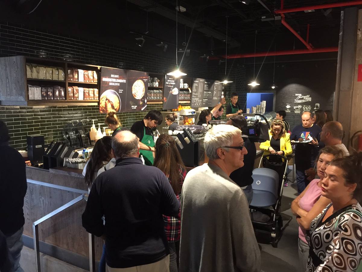 Starbucks ya echa humo en la Gran Vía de Bilbao