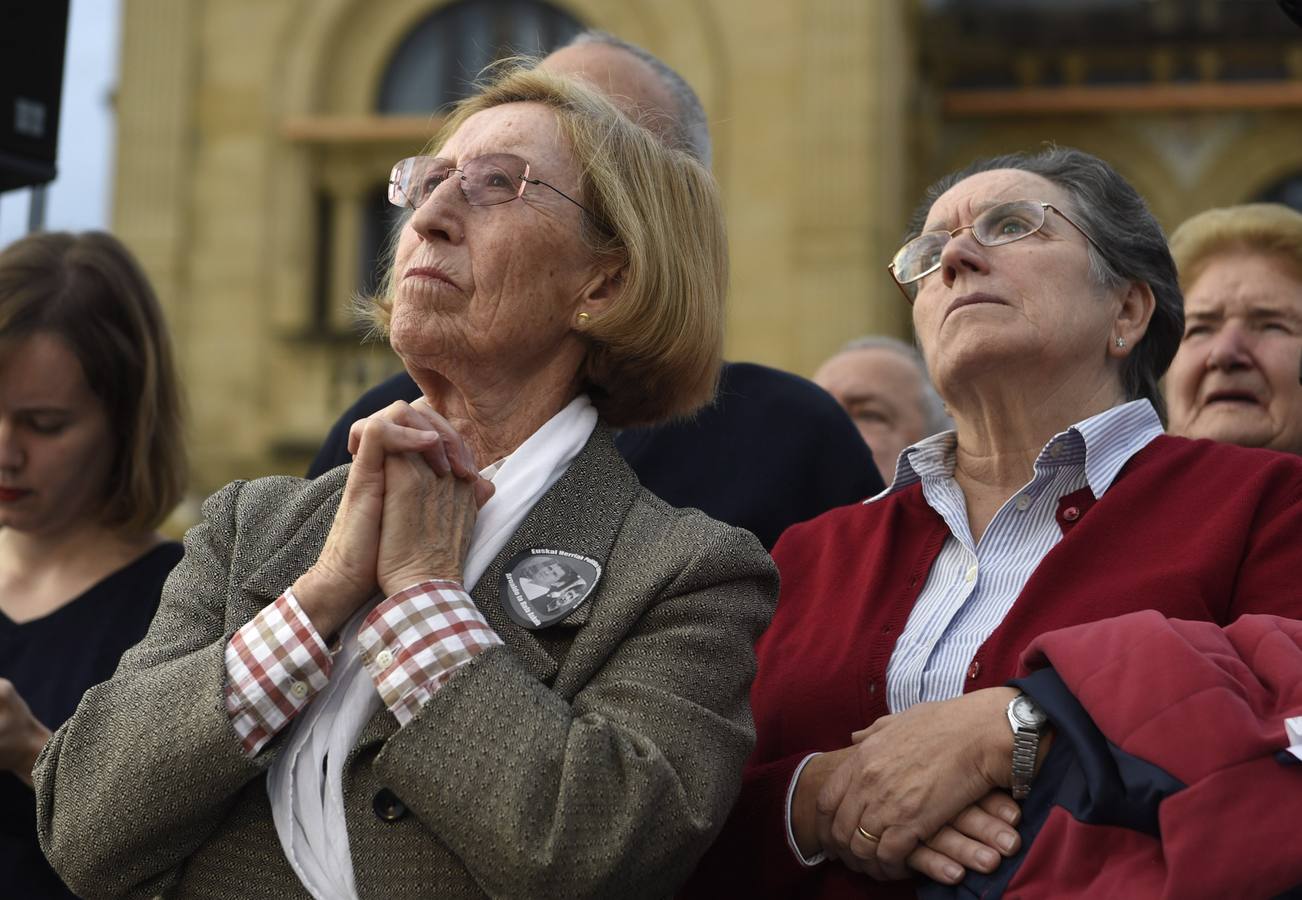 Miles de personas piden en San Sebastián la liberación de Otegi