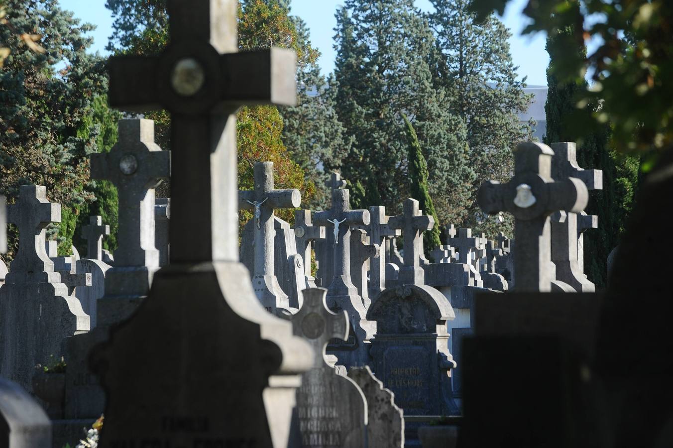Día de Todos Los Santos en los cementerios vizcainos