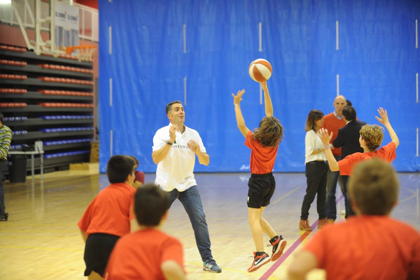 Almudena Cid e Induráin, con el deporte base en Vitoria