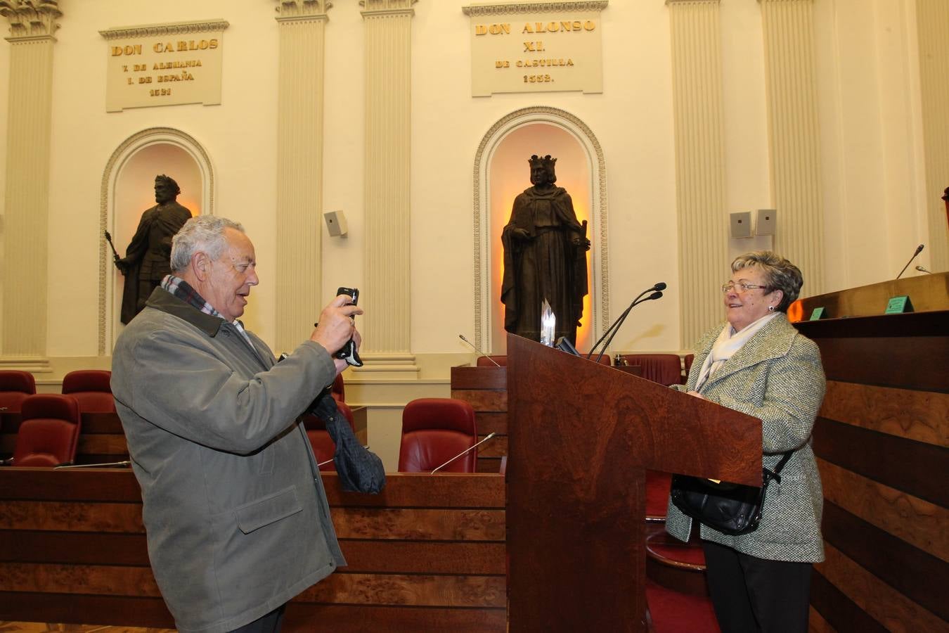 Fiesta en el parlamento de los alaveses