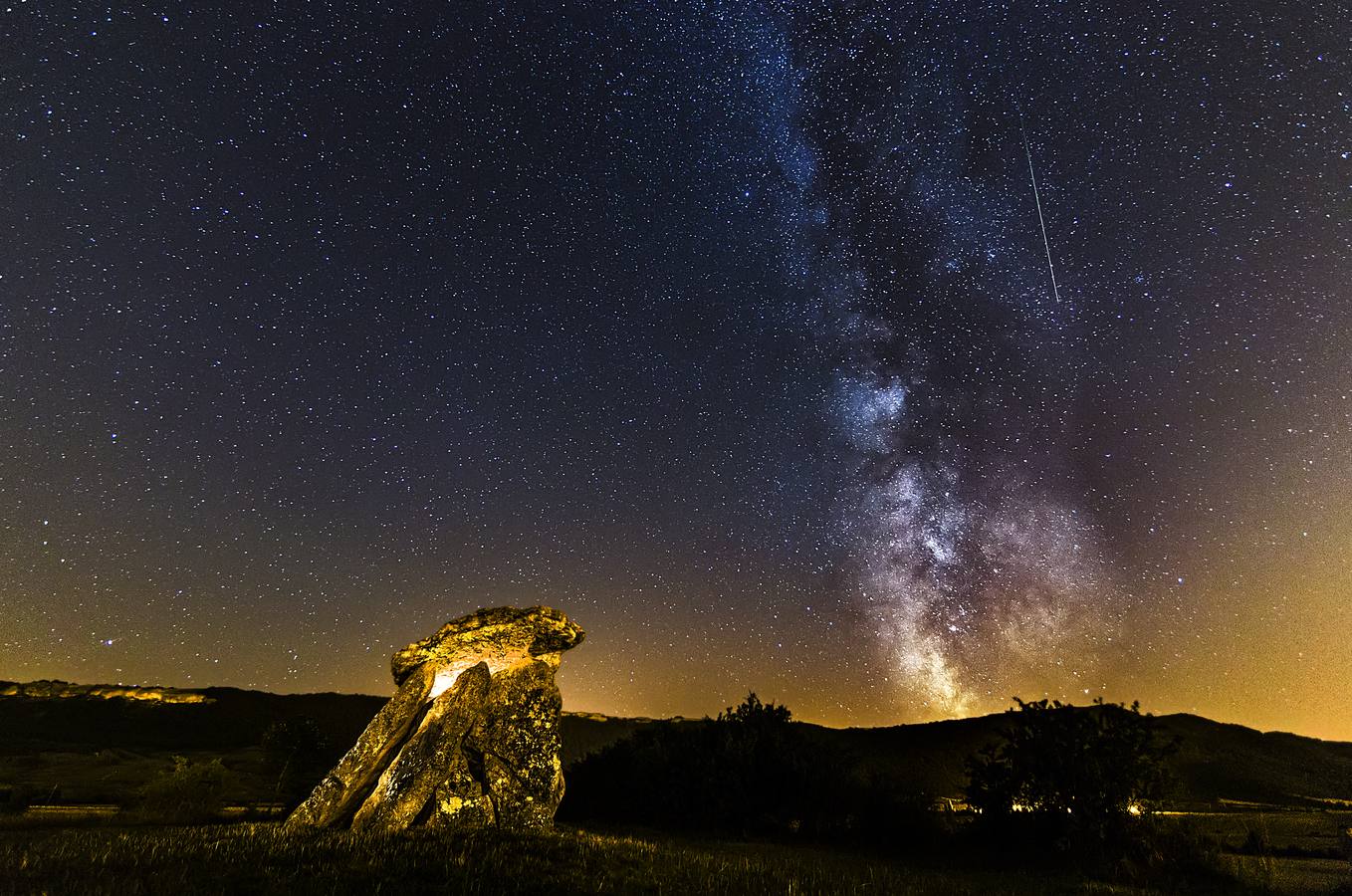 Arrizala. Dolmen de La Hechicera. 