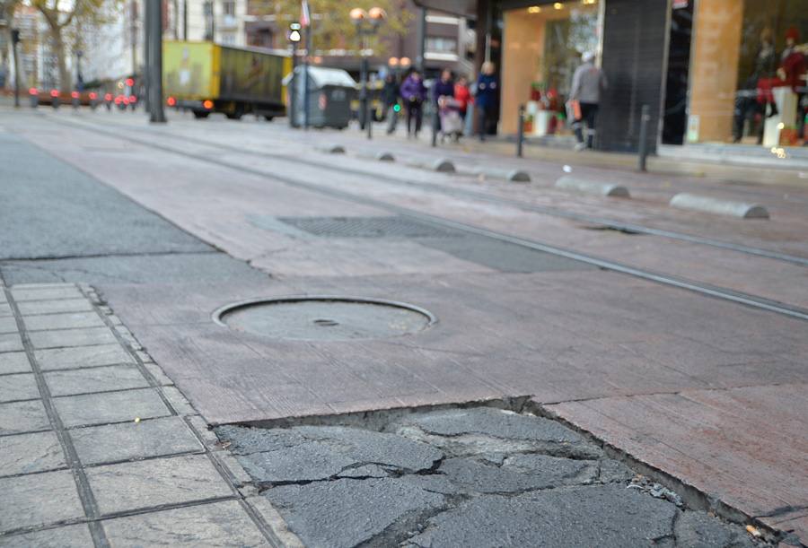 Las cicatrices del tranvía en Vitoria