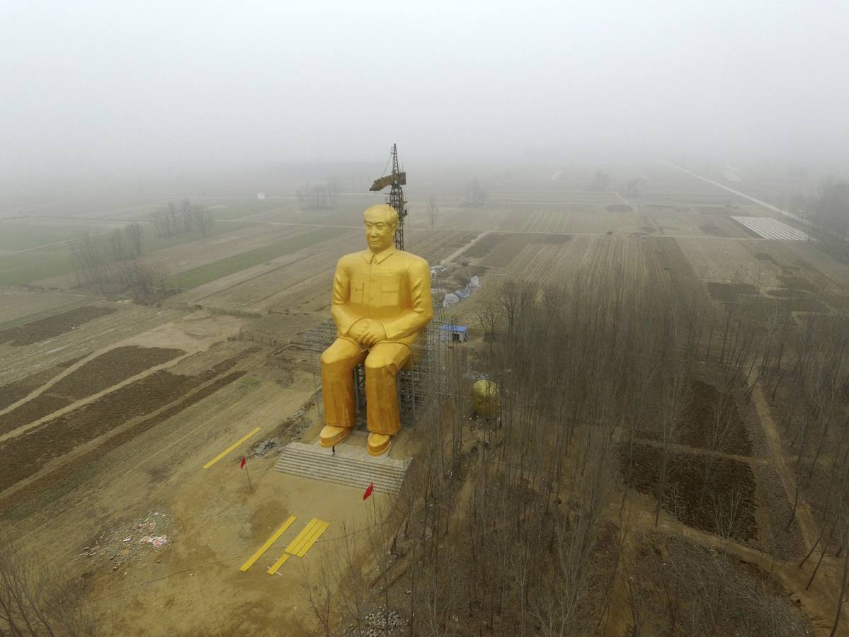 Así era la gigantesca estatua dorada de Mao