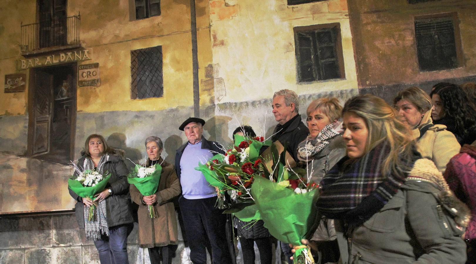 Urkullu participa en la ofrenda floral en Alonsotegi por las víctimas del Bar Aldana