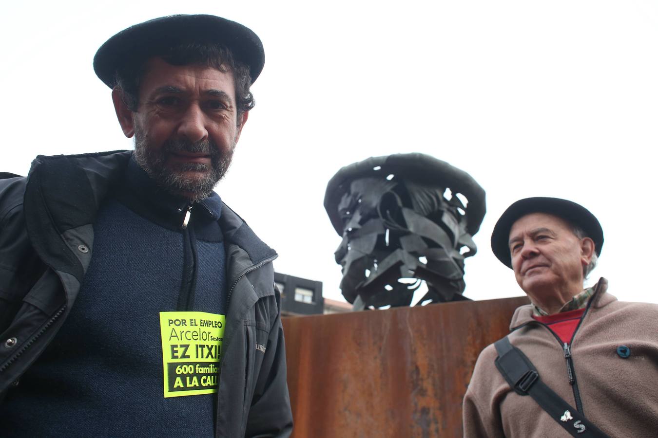 Trabajadores de la ACB de Sestao protestan por la &quot;parada temporal indefinida&quot;