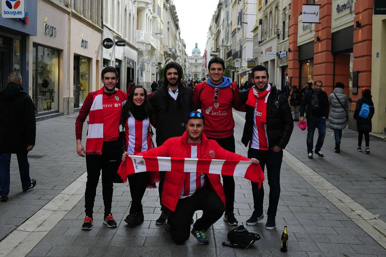 Los hinchas del Athletic toman el Puerto Viejo de Marsella