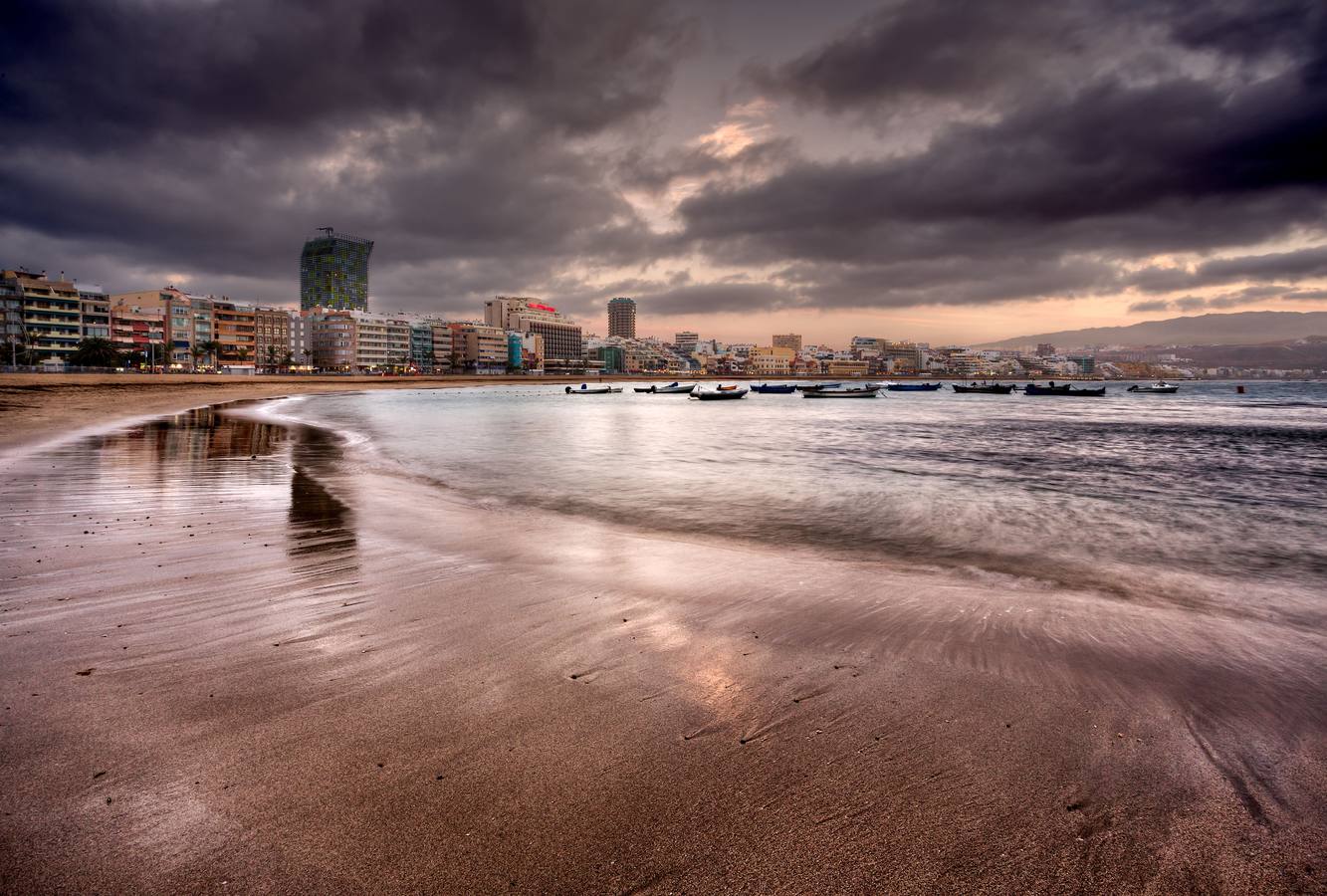 9. Playa de las Canteras, Islas Canarias.. 