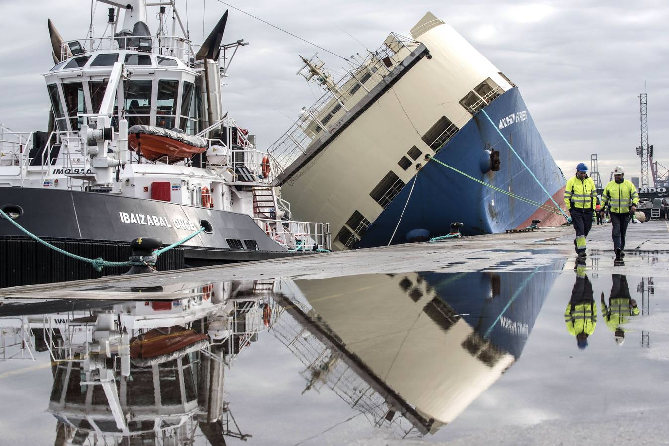 Así ha sido el recorrido del &#039;Modern Express&#039; hasta quedar &#039;enderezado&#039; en el Puerto de Bilbao