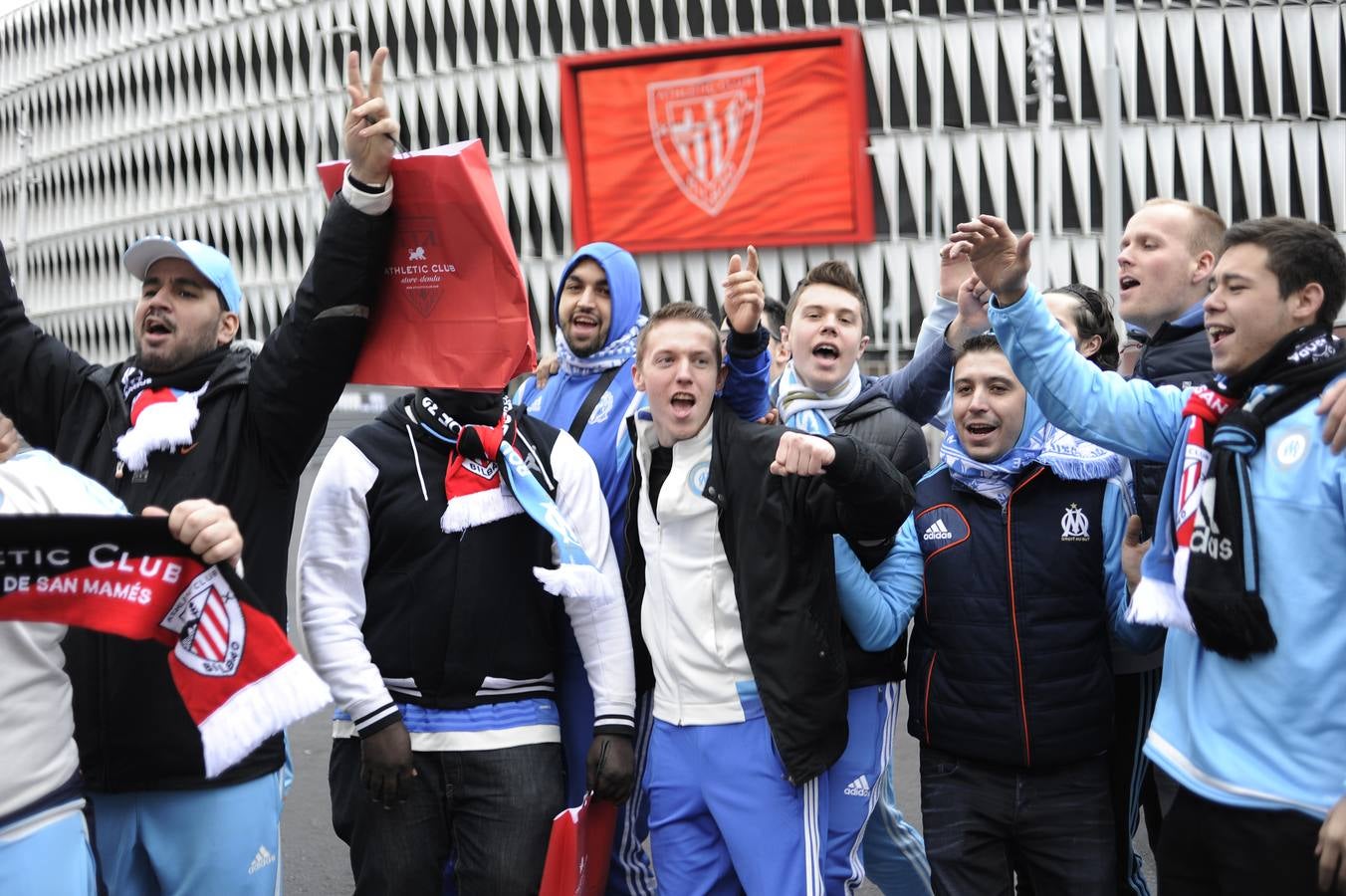 Cinco detenidos en la batalla campal entre los hinchas del Marsella y el Athletic