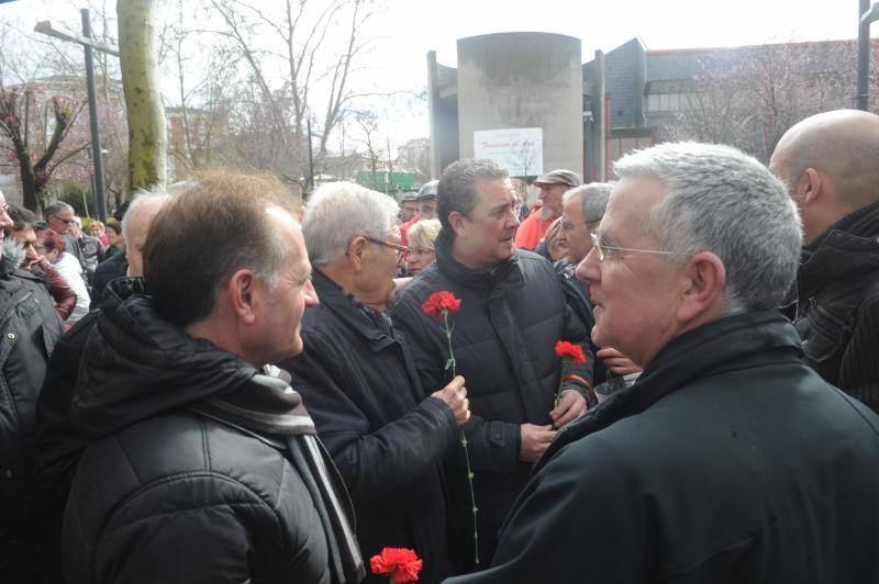 Homenaje a las víctimas del Tres de Marzo en Zaramaga