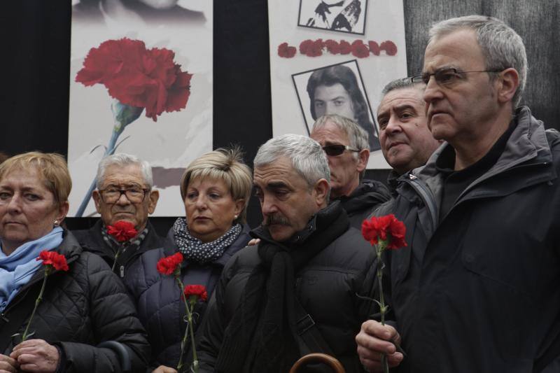 Homenaje a las víctimas del Tres de Marzo en Zaramaga