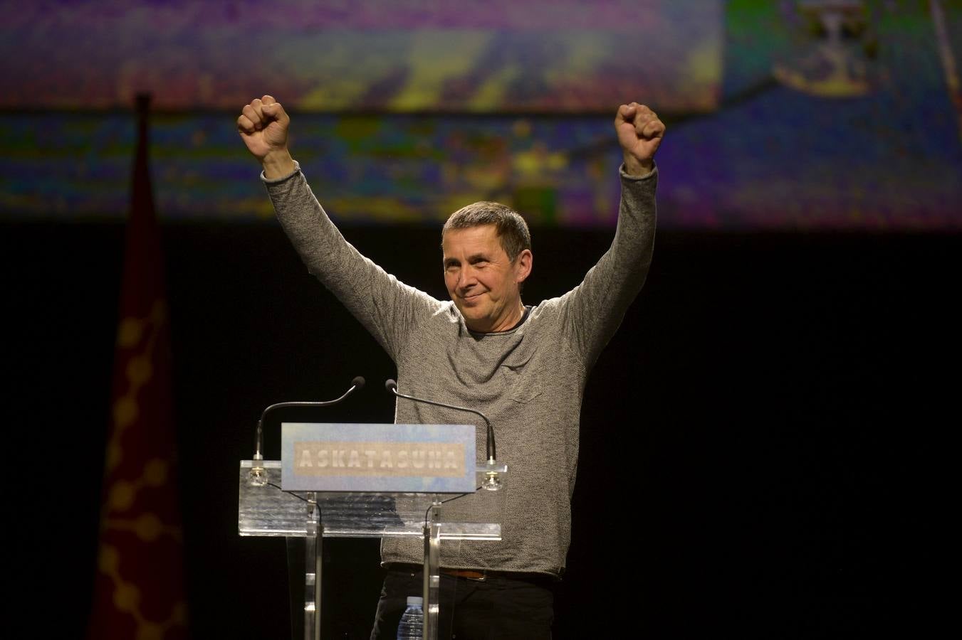 Recibimiento a Otegi en el velódromo de Anoeta