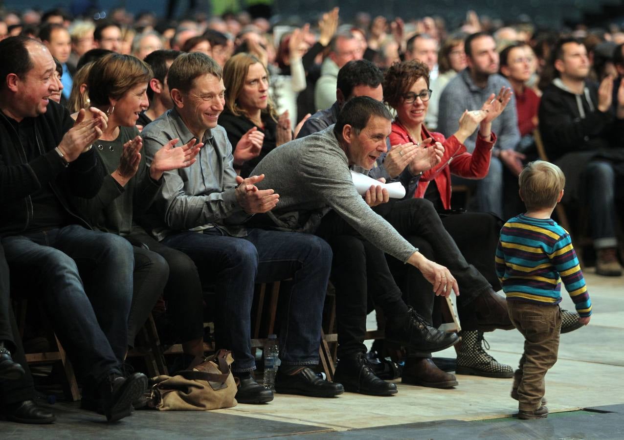 Recibimiento a Otegi en el velódromo de Anoeta