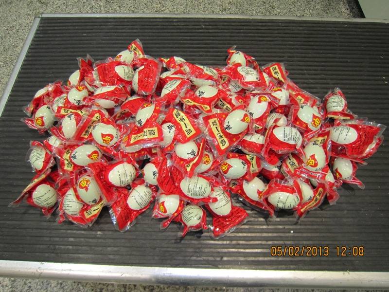 Huevos de pato envasados al vacío procedentes de China.