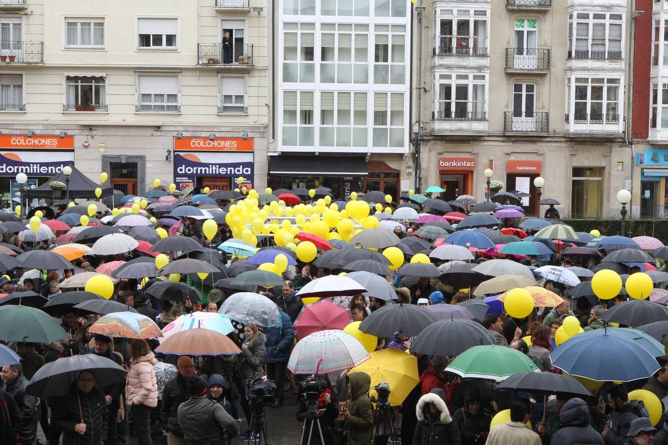 Un centenar de colectivos exigen en Vitoria el cierre definitivo de Garoña