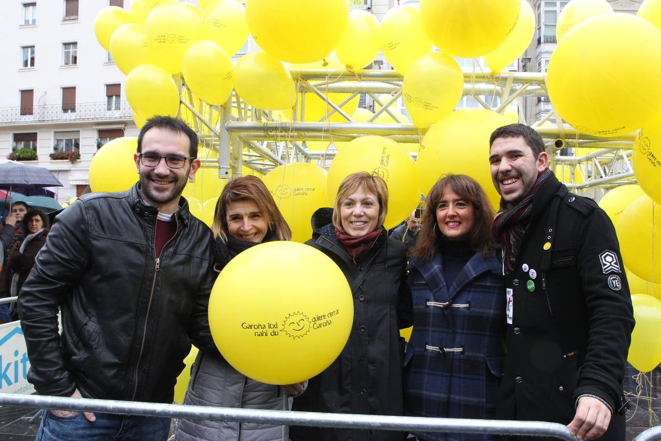Un centenar de colectivos exigen en Vitoria el cierre definitivo de Garoña