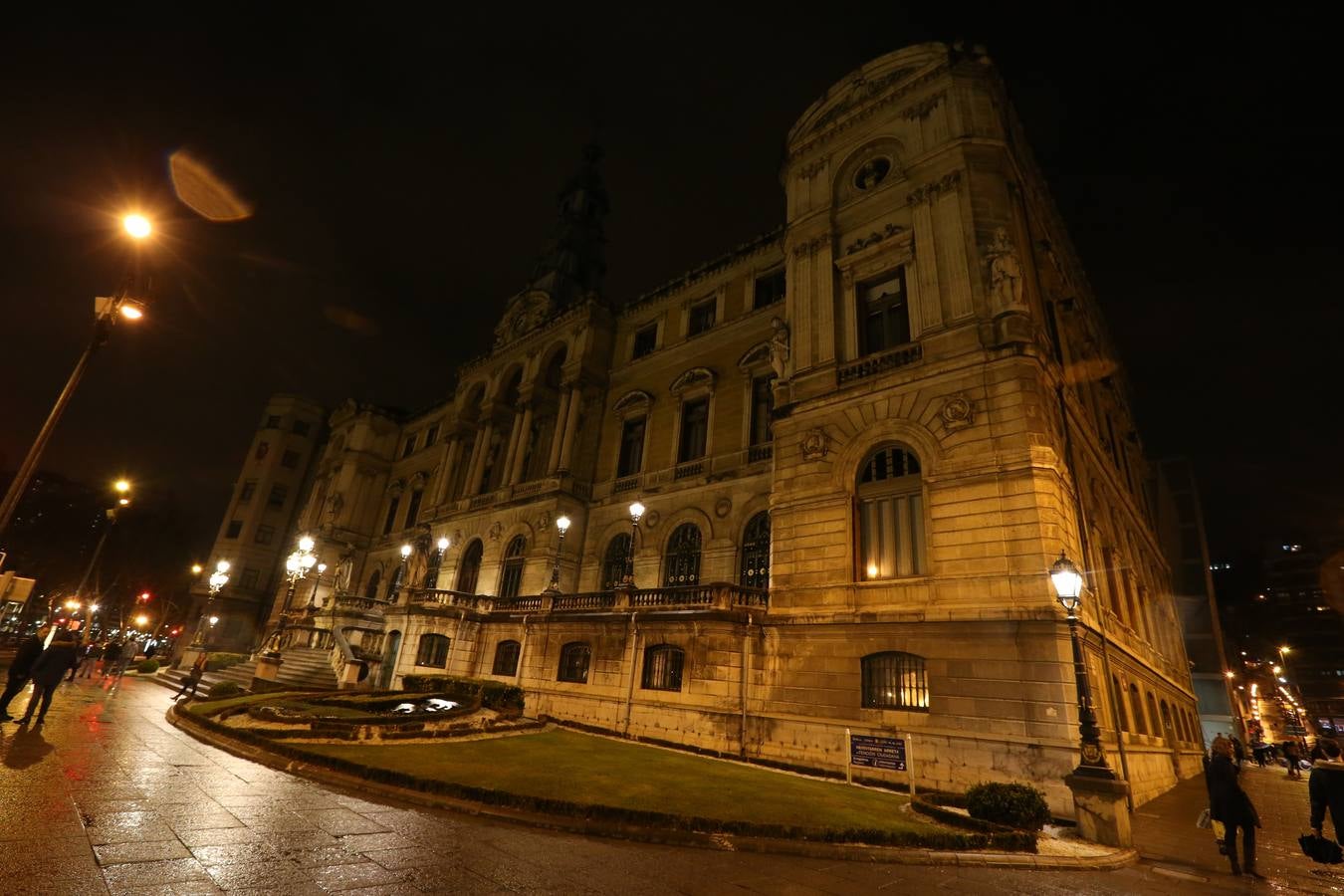 El Ayuntamiento de Bilbao. 