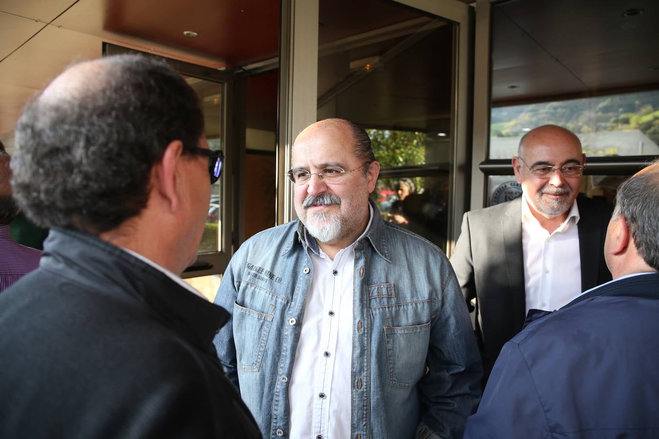 Adiós entre camaradas y compañeros