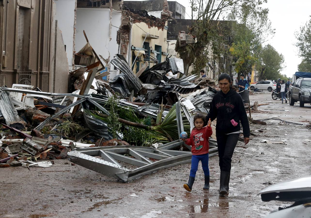 Dolores (Uruguay) tras el tornado: «Es una zona de guerra»