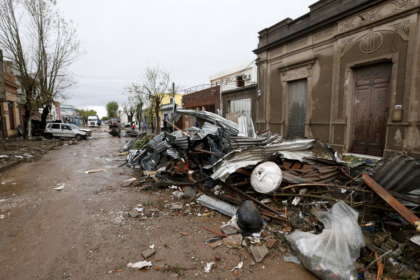 Dolores (Uruguay) tras el tornado: «Es una zona de guerra»