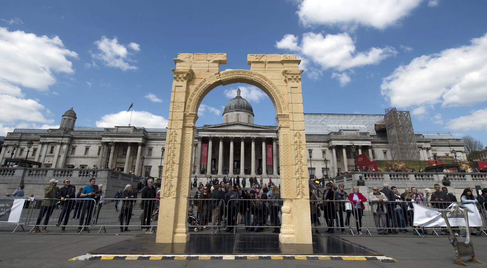 Recrean el Arco de Triunfo de Palmira en la plaza de Trafalgar