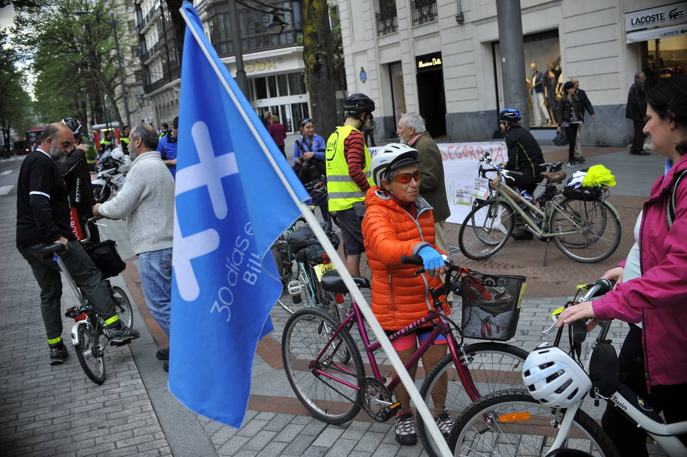 Demandan un carril bici en la Margen Derecha que conecte a los vecinos con Bilbao