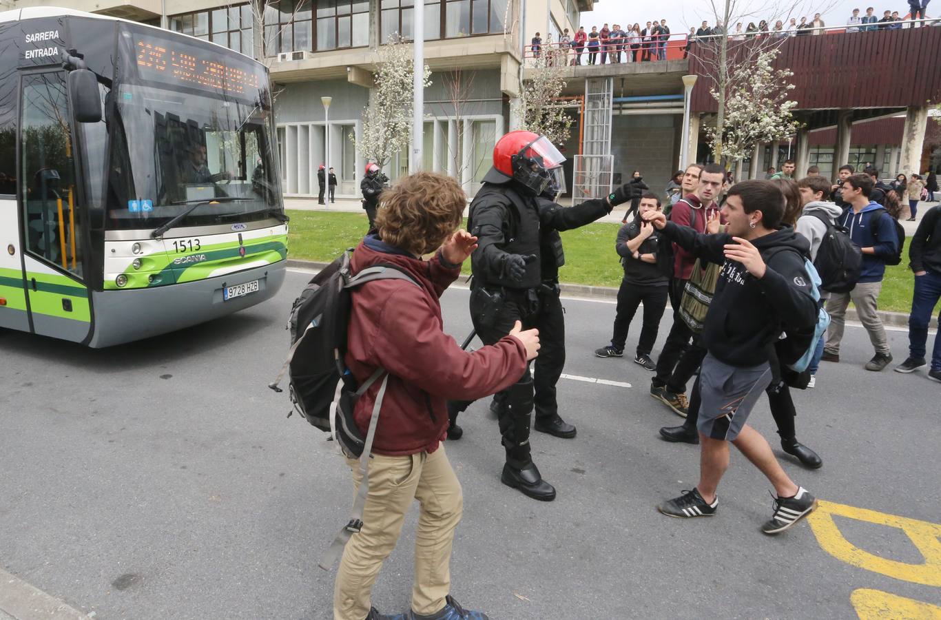 Incidentes en el campus de la UPV en Leioa tras una manifestación