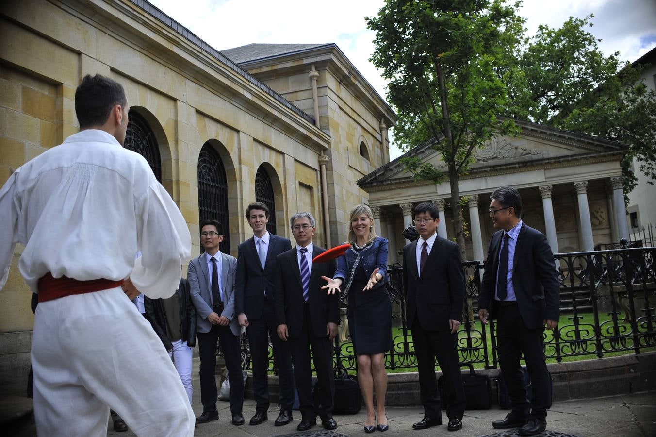 La Casa de Juntas de Gernika abre sus puertas al mayor grupo cooperativista del mundo