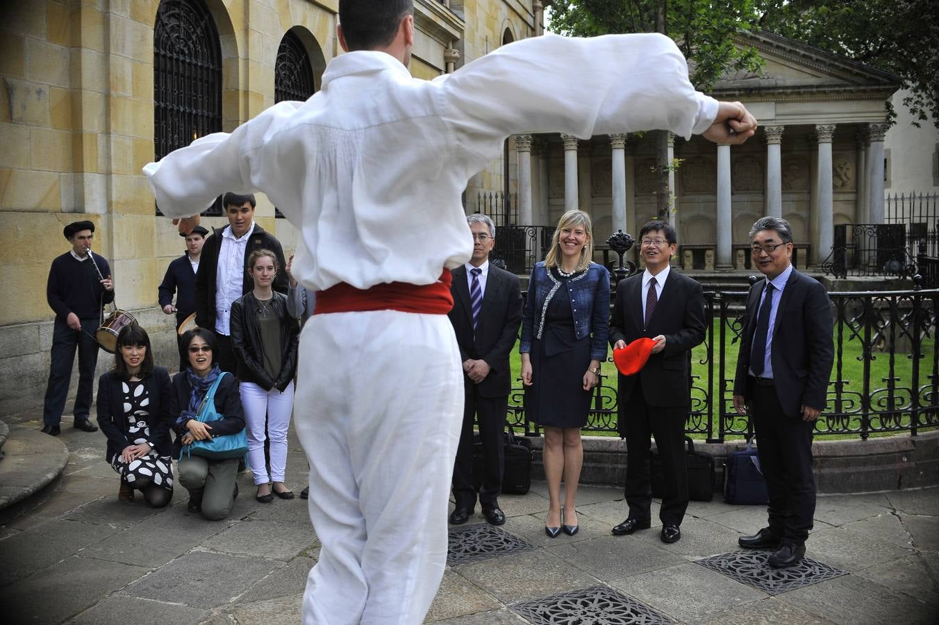 La Casa de Juntas de Gernika abre sus puertas al mayor grupo cooperativista del mundo