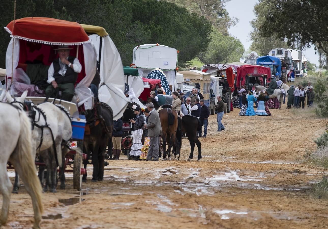 EL ROCÍO, DESLUCIDO POR LA LLUVIA