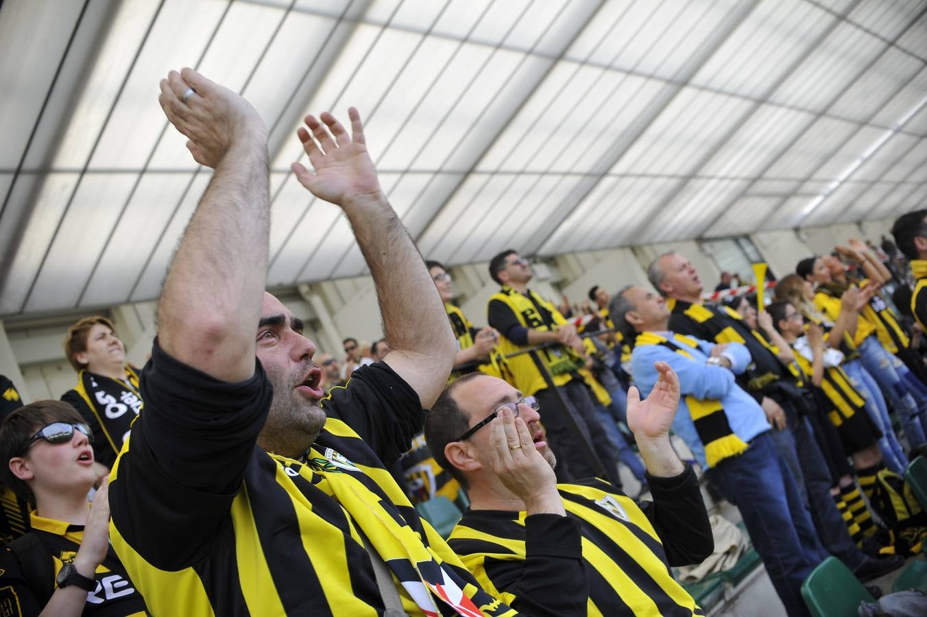 La afición se vuelca con el derbi