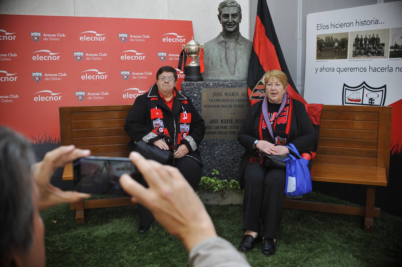 La afición se vuelca con el derbi